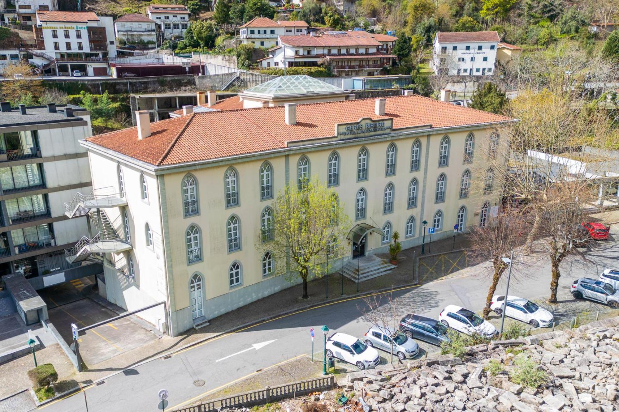 Hotel Apartamentos Geres Ribeiro Bagian luar foto