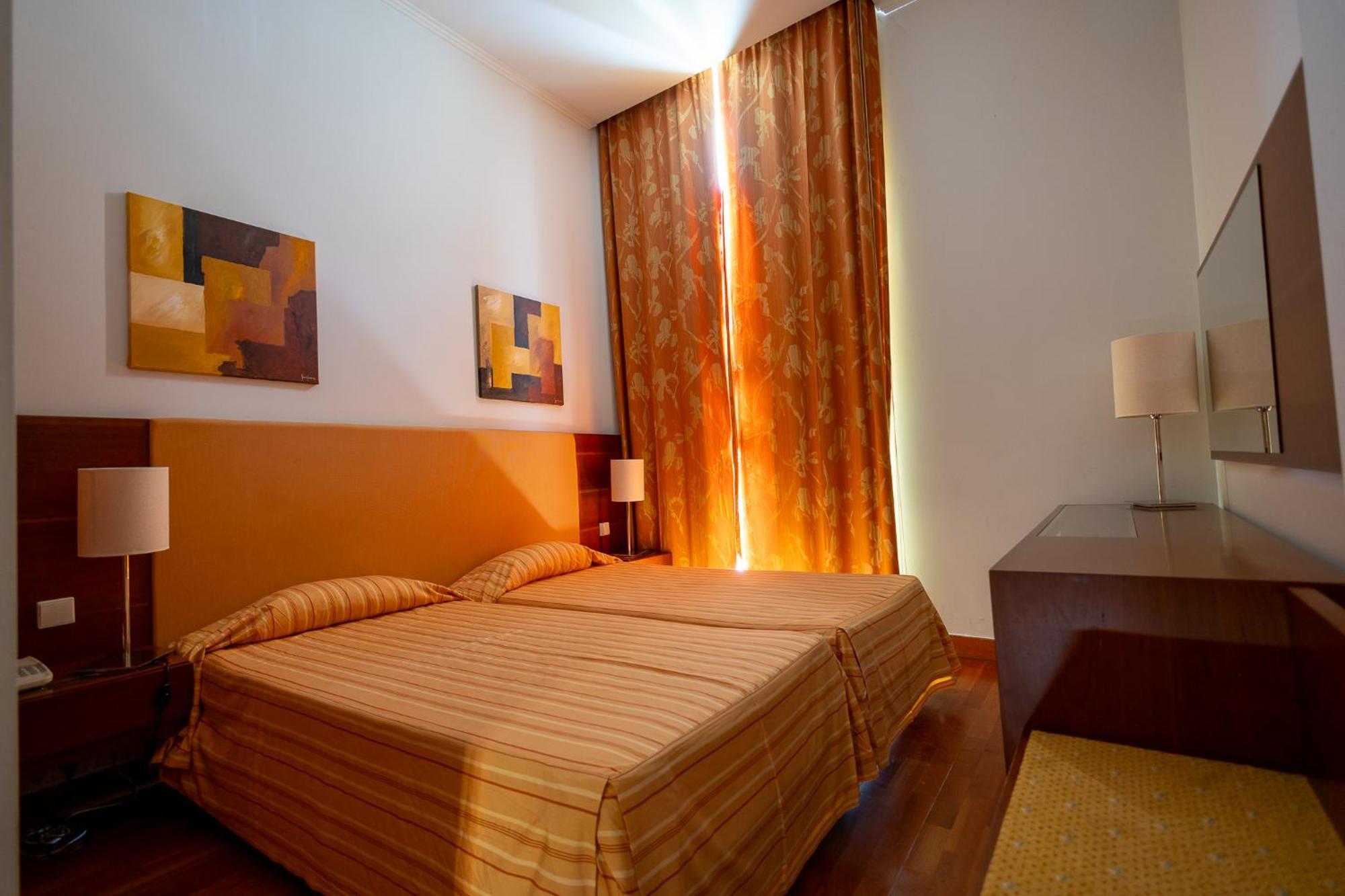 Hotel Apartamentos Geres Ribeiro Bagian luar foto