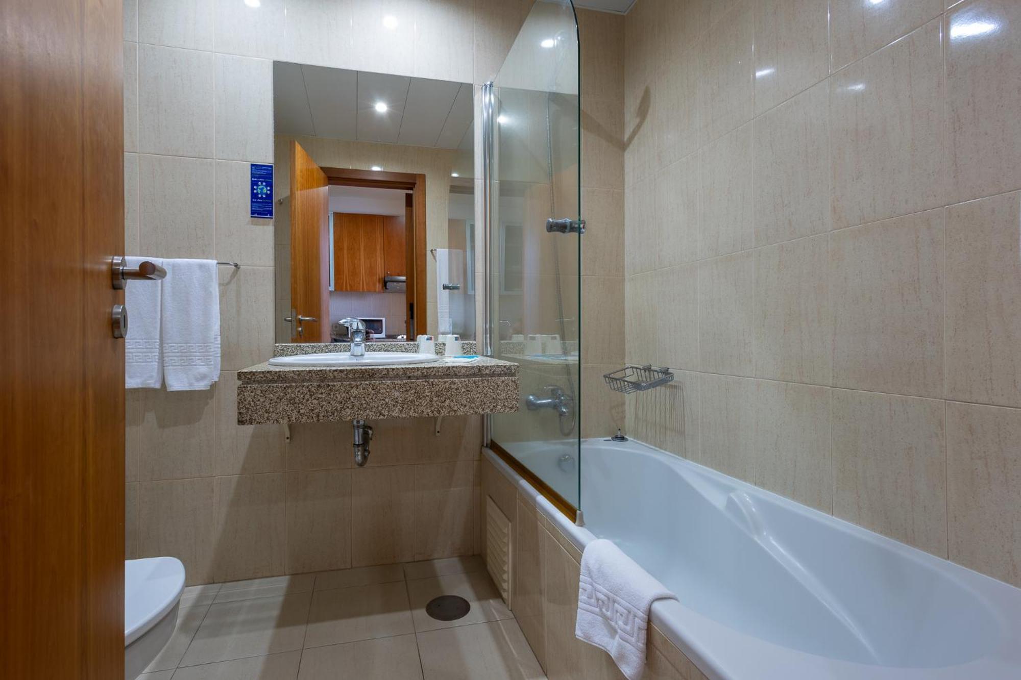 Hotel Apartamentos Geres Ribeiro Bagian luar foto