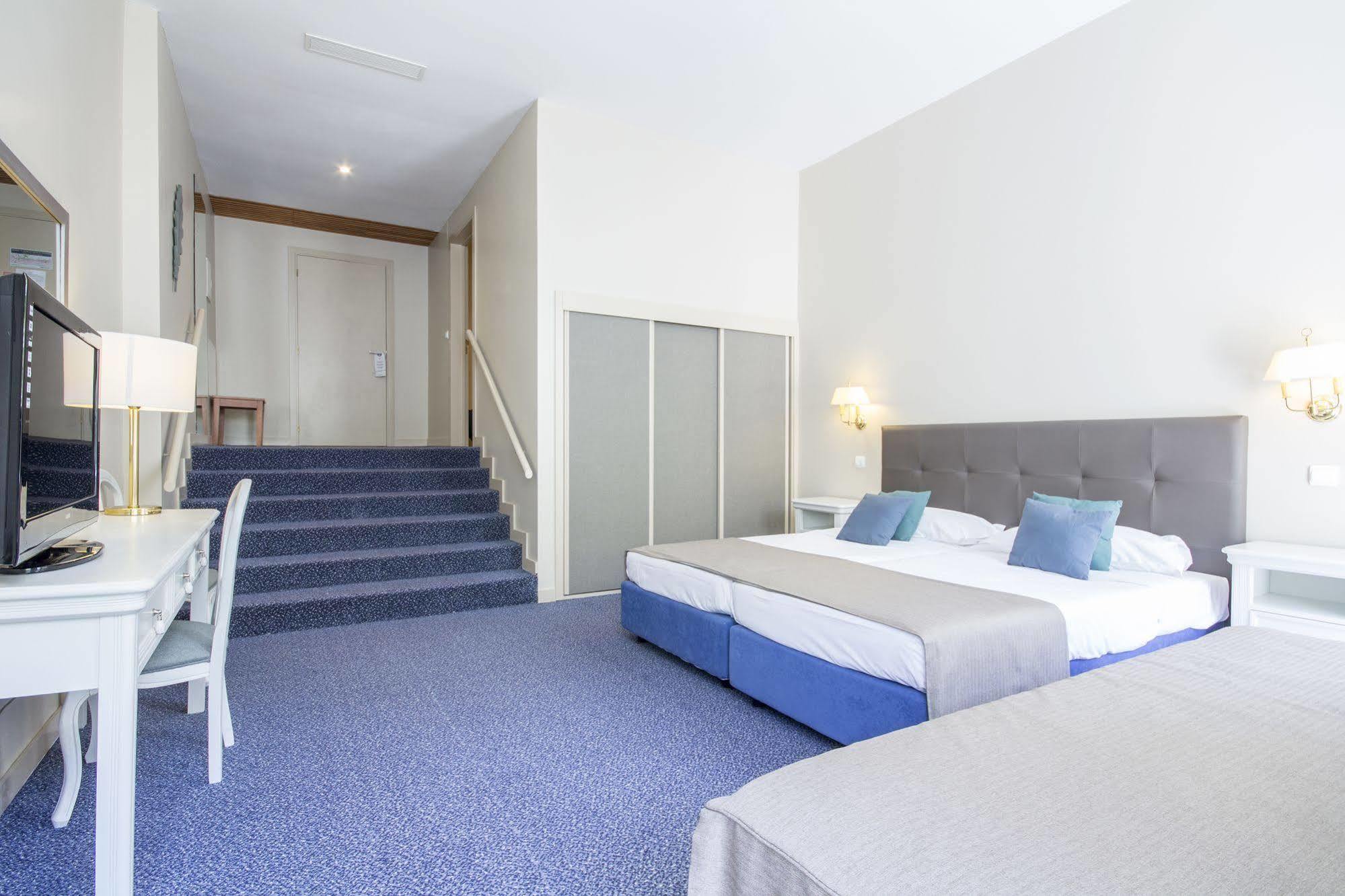 Hotel Apartamentos Geres Ribeiro Bagian luar foto